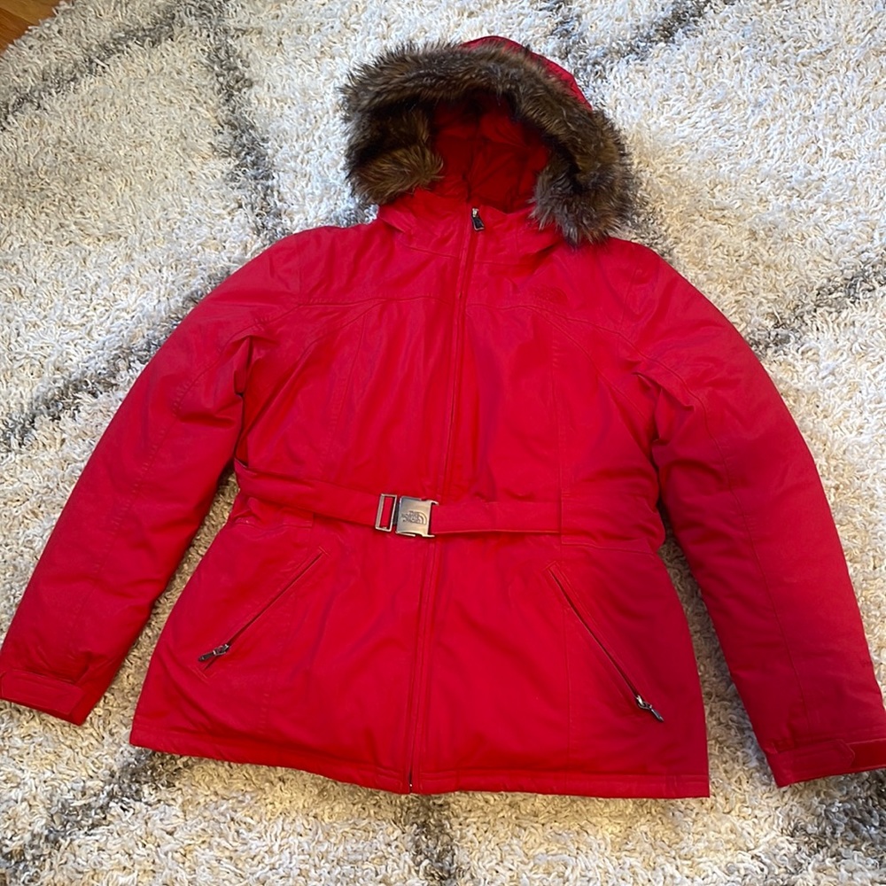 The north face woman’s size large red jacket coat excellent condition